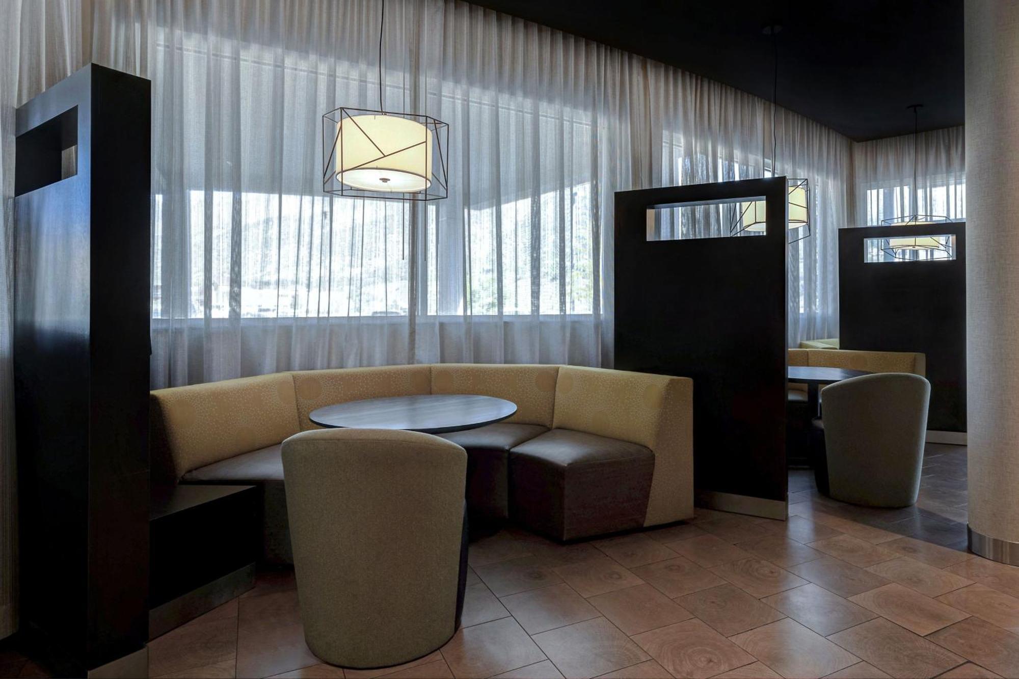 คอร์ตยาร์ด เกลนวูด สปริงส์ Hotel เกลนวูดสปริงส์ ภายนอก รูปภาพ