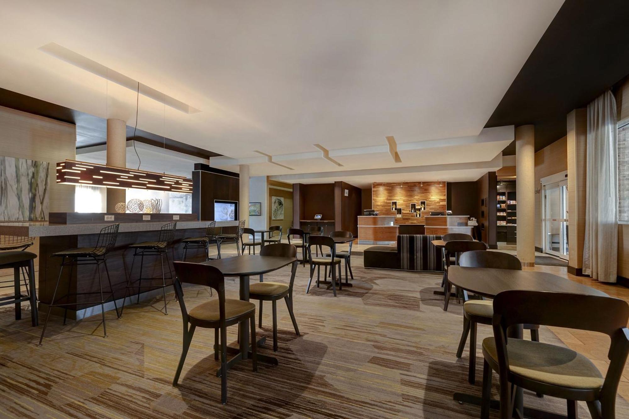 คอร์ตยาร์ด เกลนวูด สปริงส์ Hotel เกลนวูดสปริงส์ ภายนอก รูปภาพ